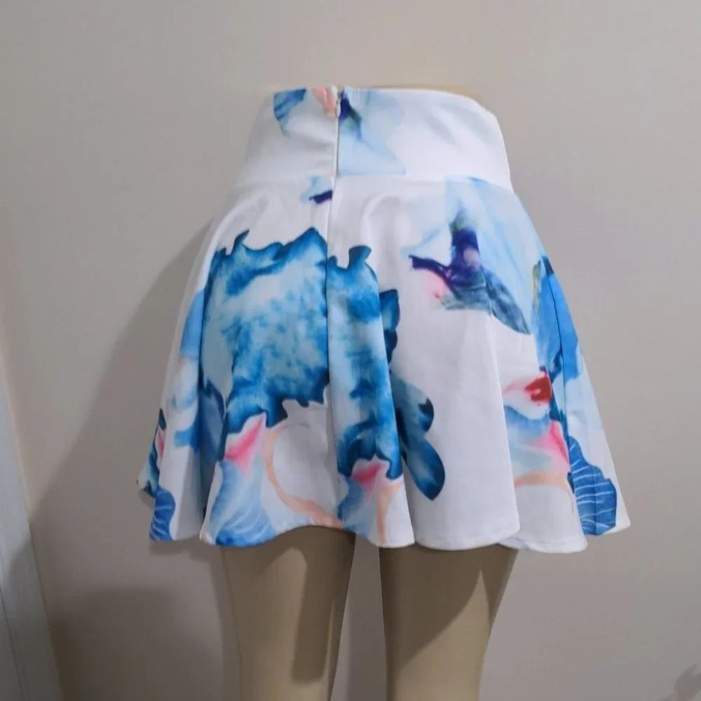 Blue Abstract print skater skirt‎ Size Small - Picture 2 of 6